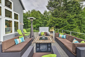 Evolve Whidbey Island Oasis with Hot Tub and Cabana!, Freeland